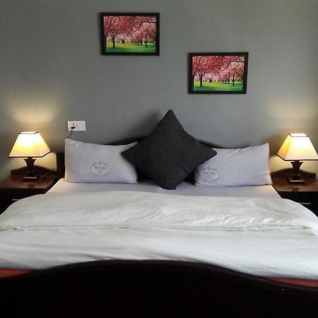 Hotel Mandalchan เลห์ ภายนอก รูปภาพ