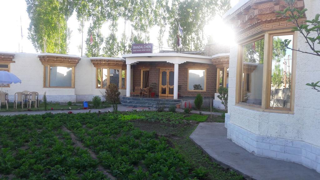 Hotel Mandalchan เลห์ ภายนอก รูปภาพ